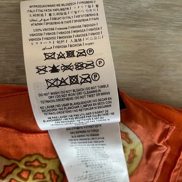 GUESS scarf with chain design orange pink - Picture 14 of 16